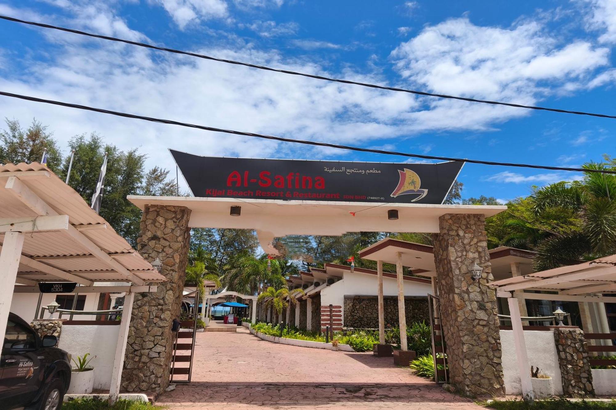 Alsafina Kijal Beach Resort & Restaurant Exterior foto