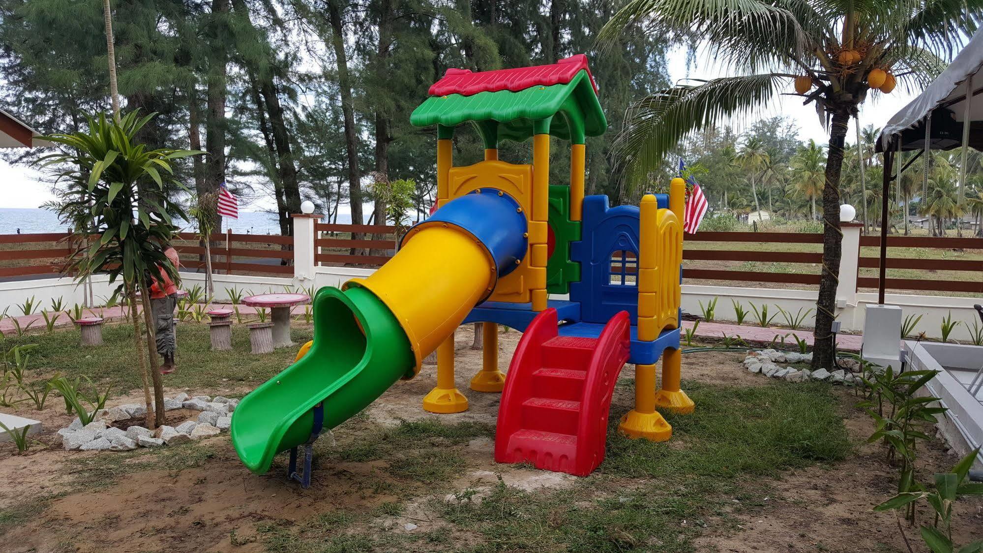 Alsafina Kijal Beach Resort & Restaurant Exterior foto